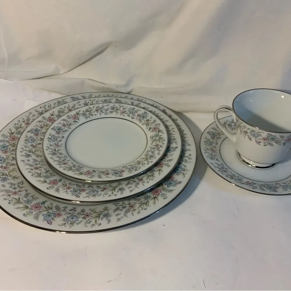 COPY - NORITAKE china BLYTHE 2037 pattern 5-piece Place Setting  cup/dinner/sal…